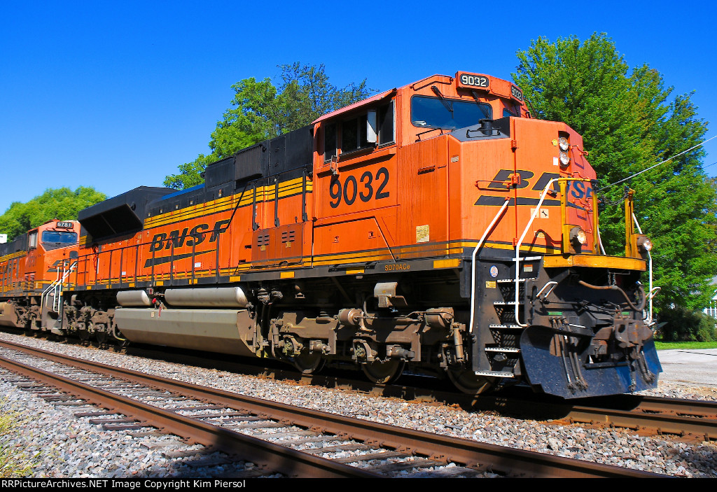 BNSF 9032